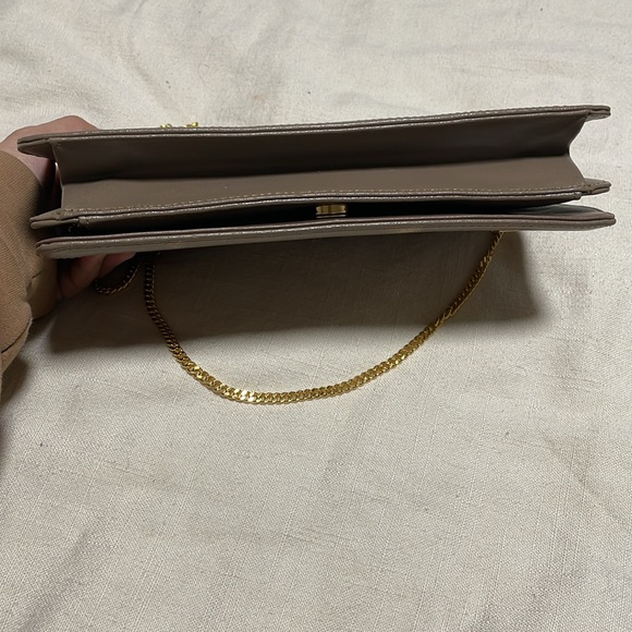 Givenchy - Picture 5 of 8